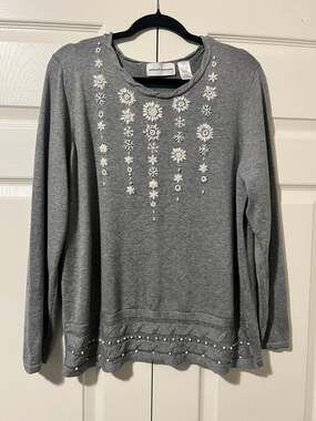 Alfred Dunner Beaded Grey Pullover Size Lg